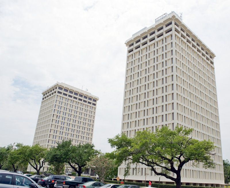 To Moody or to Quad: Choosing between 2 of UH’s most popular dorms