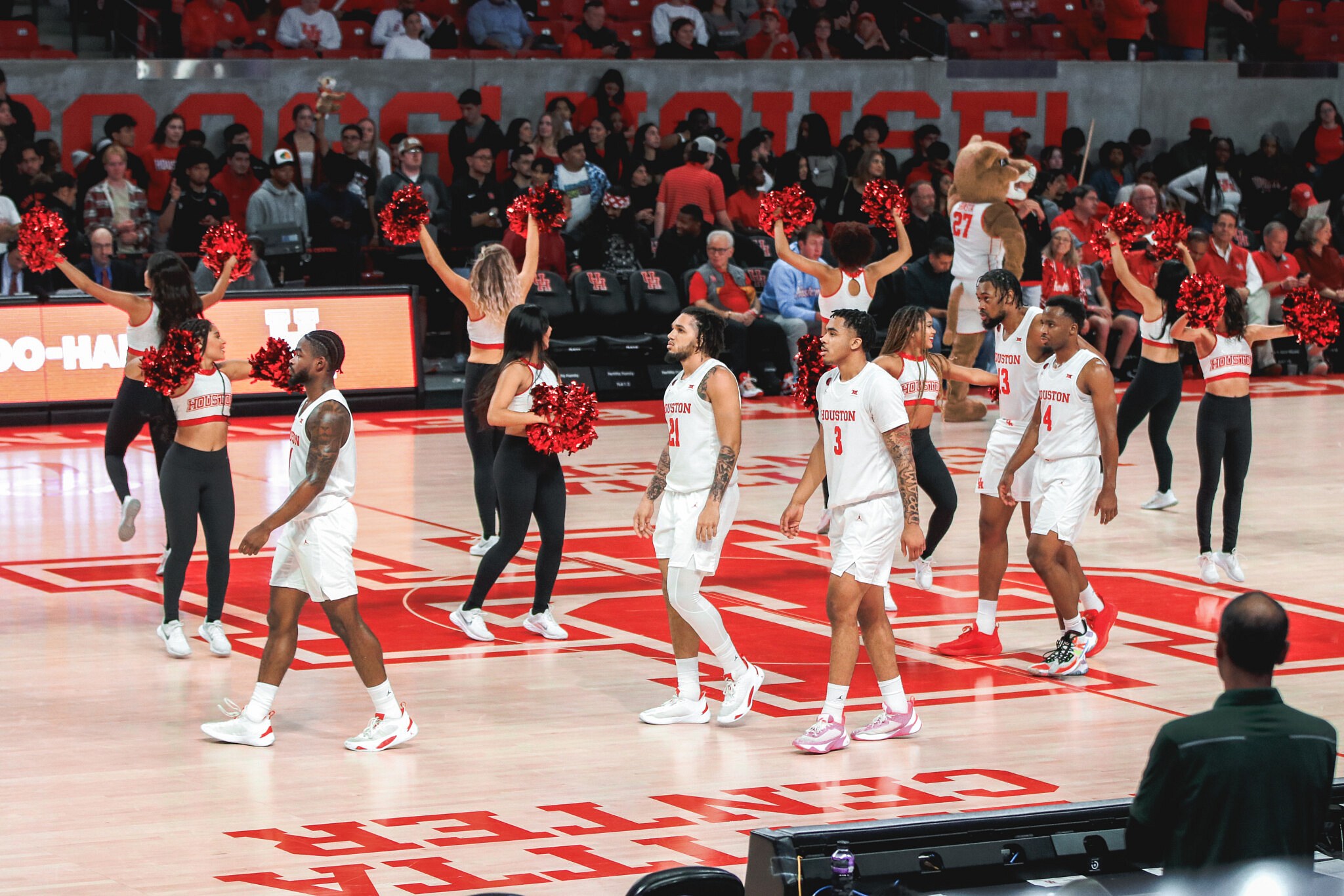 Gameday GRWM: Things To Know Before A UH Basketball Game