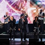 Earth, Wind & Fire Brings Electric Energy to Sugar Land